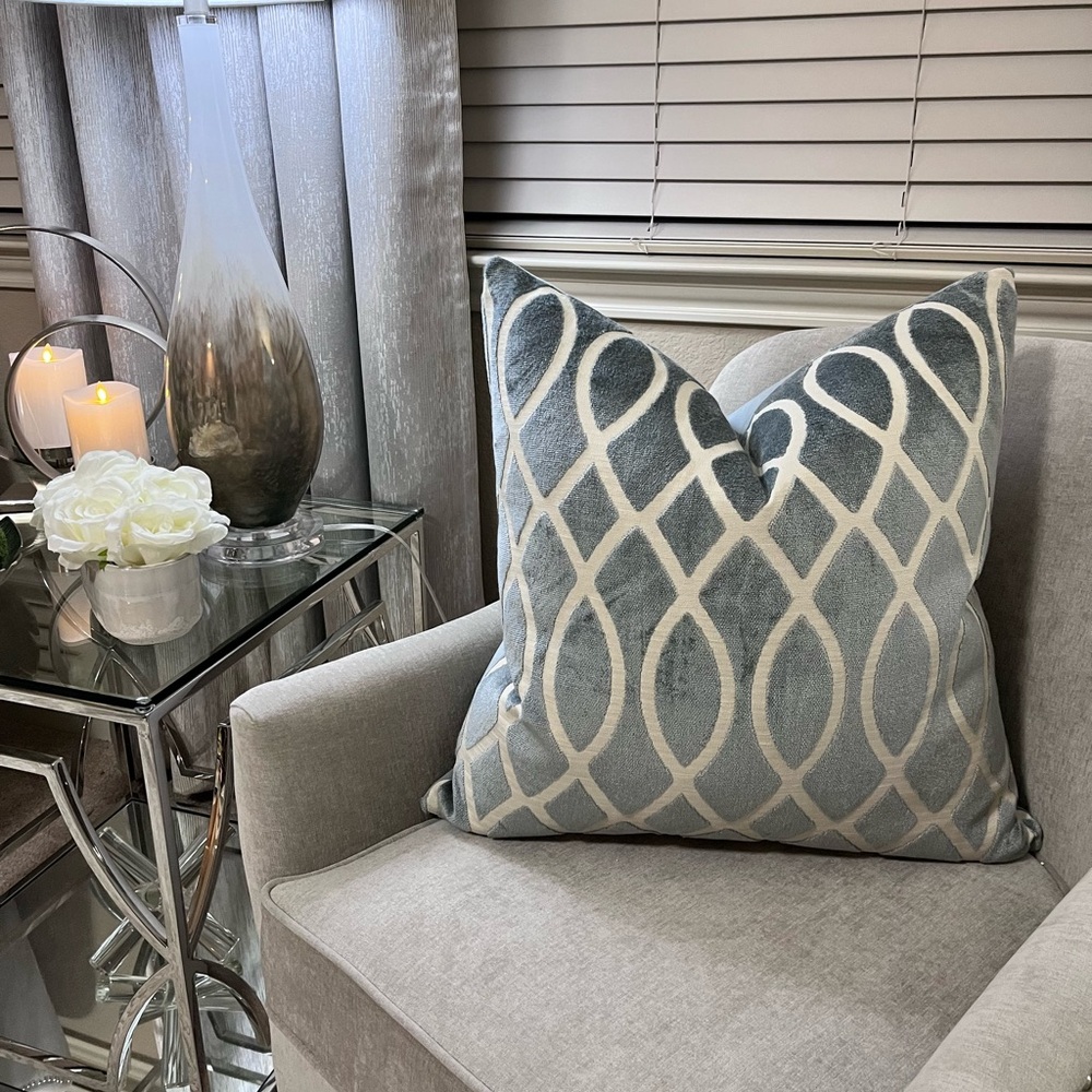 1-NWT CALDEIRA GEO DESIGN CUT VELVET
DECORATIVE PILLOW